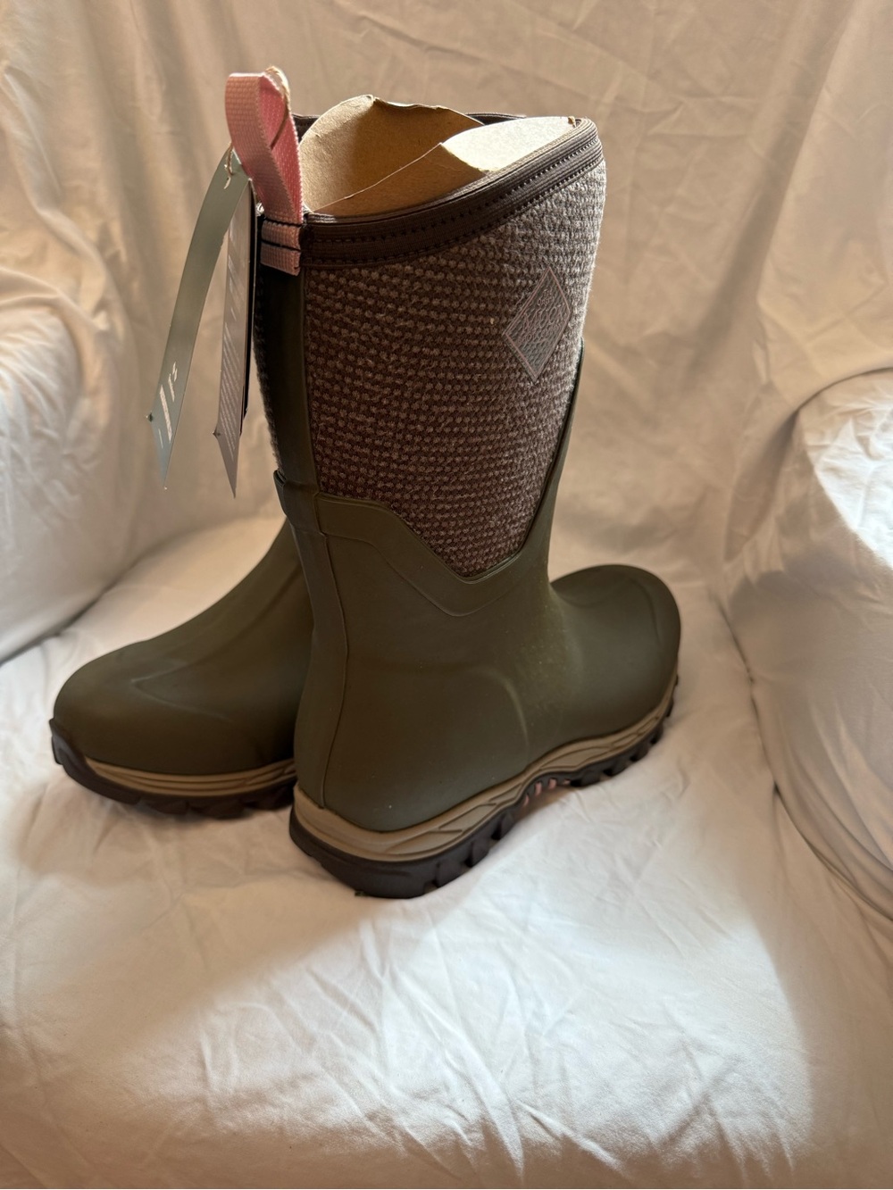Women’s Muck Boot Company Arctic Sport II Mid. Size 9. Brown. NWB.